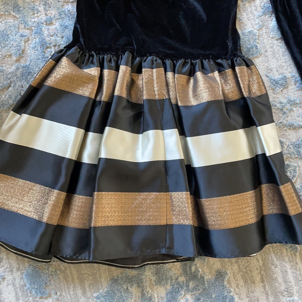 Dress - Picture 6 of 7